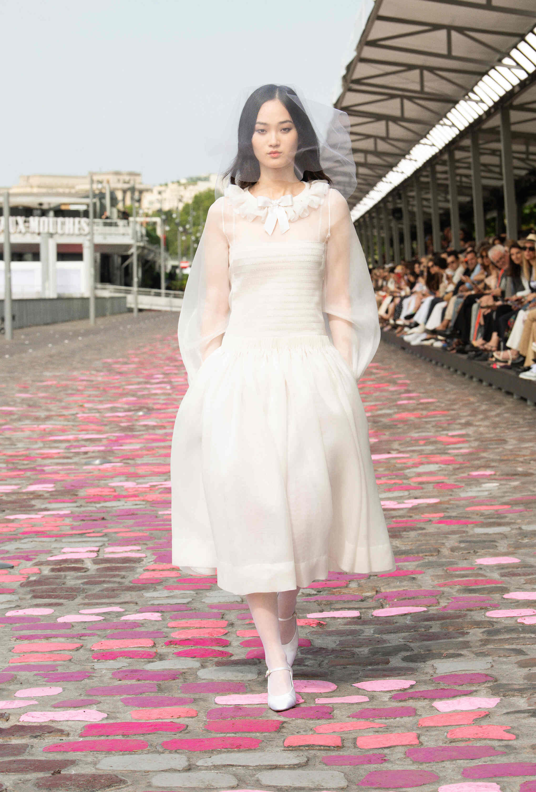 Chanel Haute Couture fw23/24: pokaz z widokiem na wieżę Eiffla